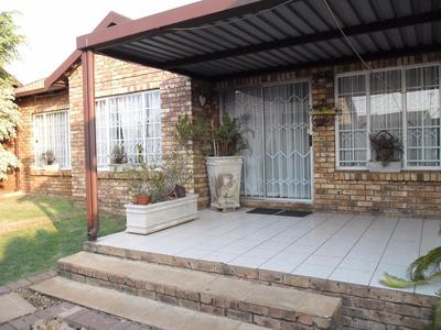 Townhouse For Rent in Monument Park Ext, Pretoria